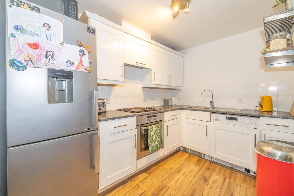 Property photo 3 of 8 Picture 3