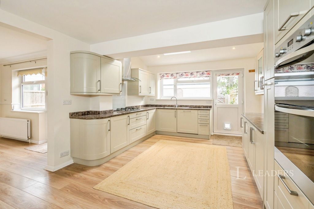 Property photo 2 of 15 Pbox-Img.Jpg