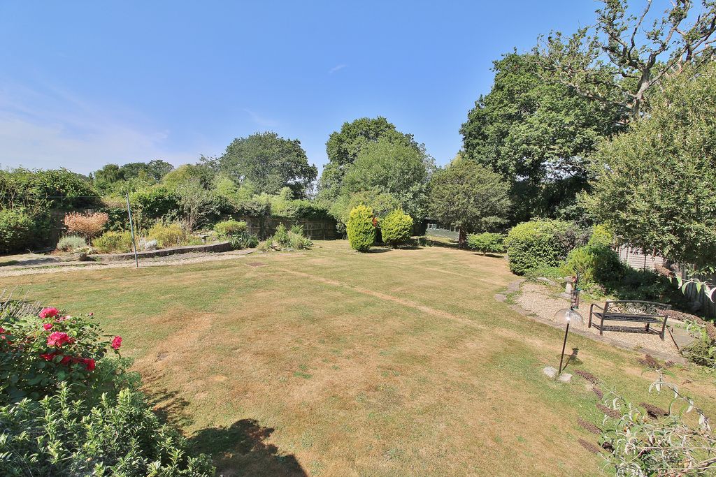 Property photo 2 of 26