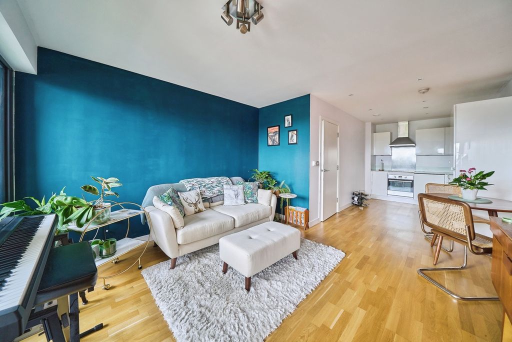 Property photo 1 of 15 Pbox-Img.Jpg