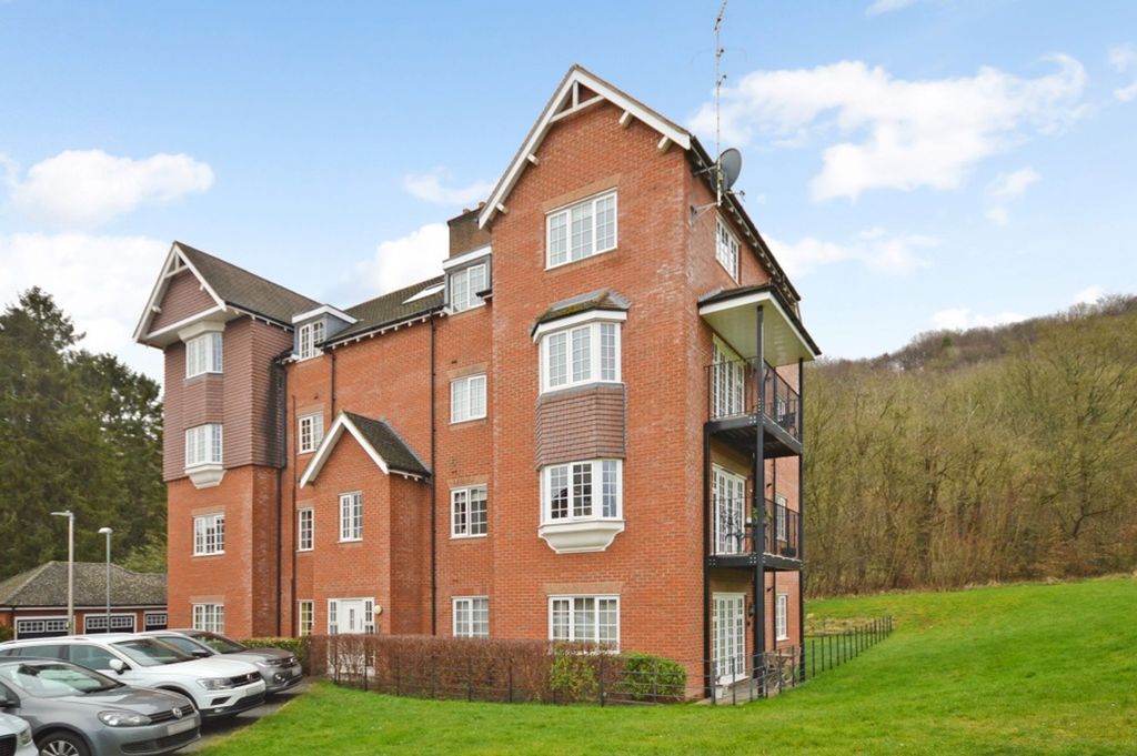 Property photo 1 of 7 Front