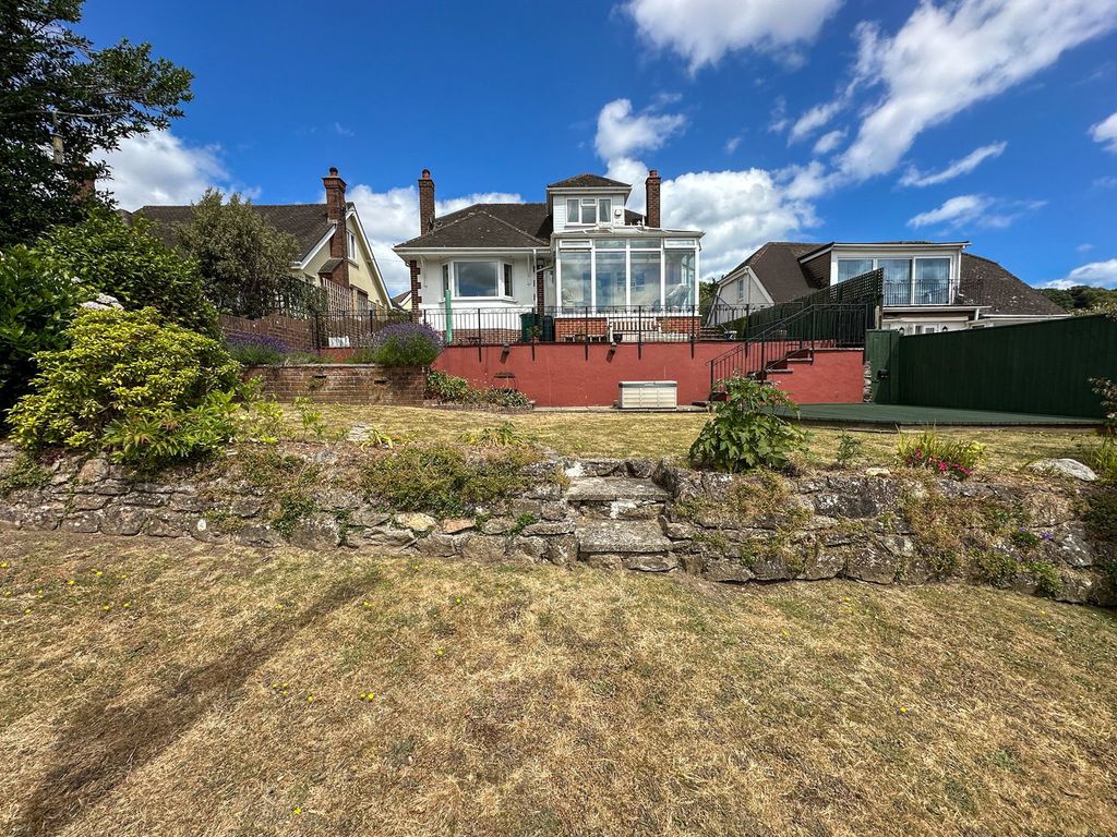 Property photo 2 of 32