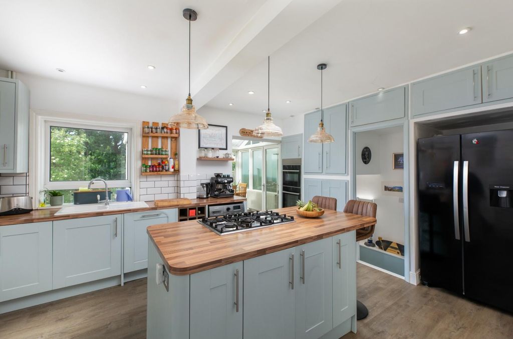 Property photo 2 of 18 60 Upper East Hayes-11.Jpg