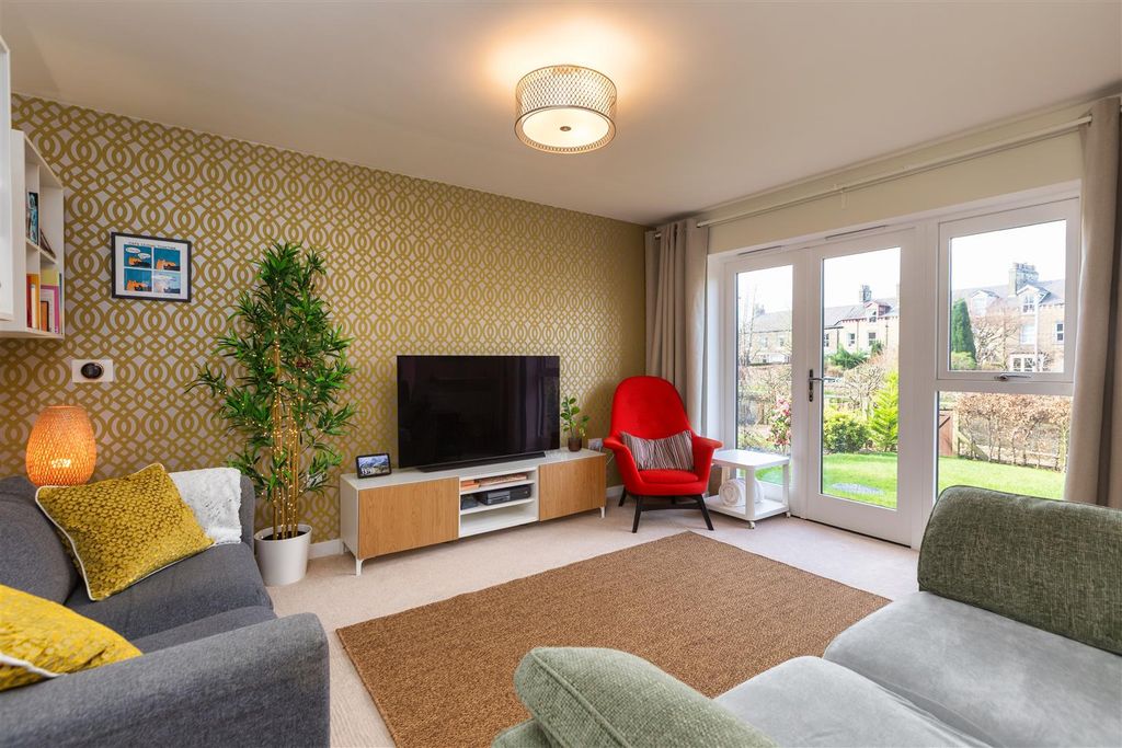 Property photo 2 of 24