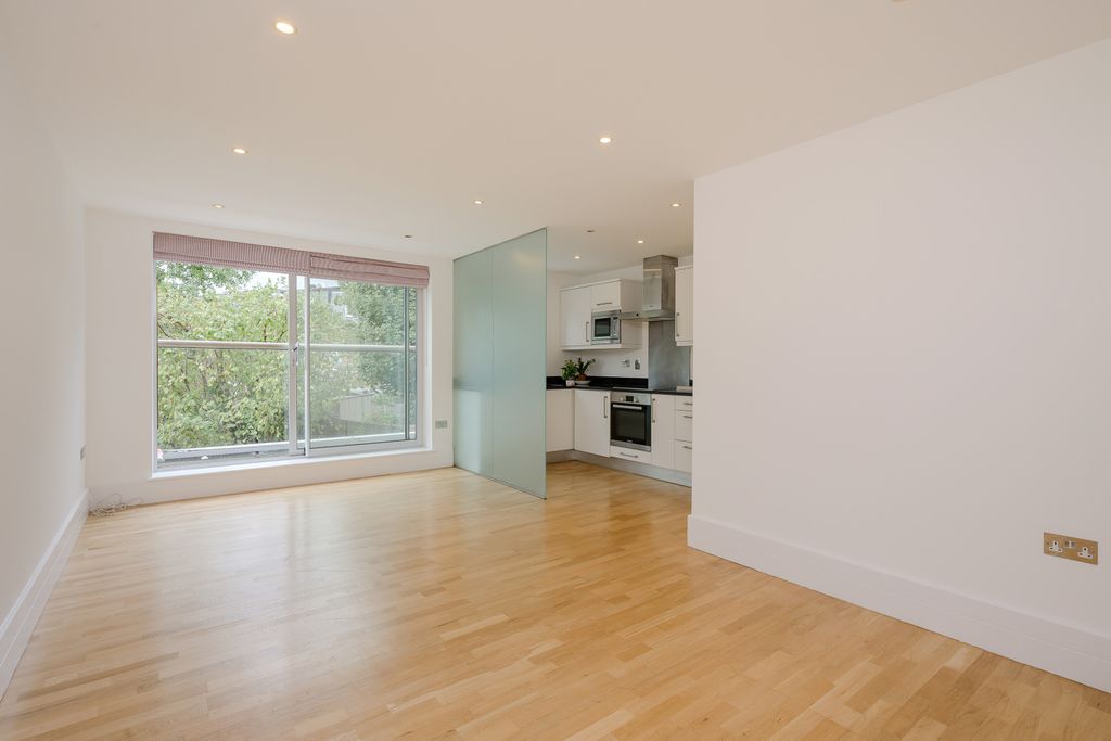 Property photo 3 of 10 Picture No. 05