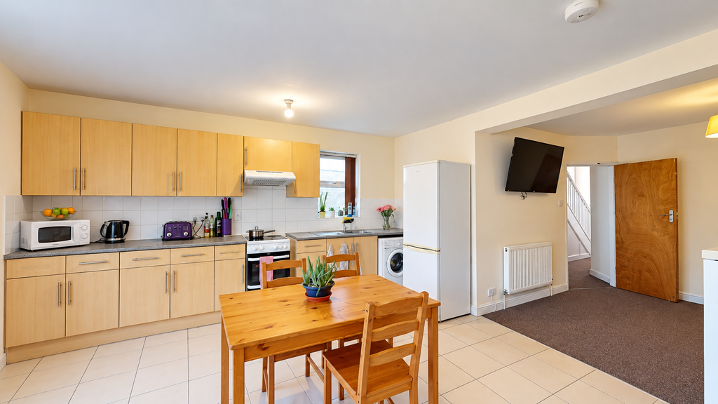 Property photo 2 of 6 Communal Kitchen