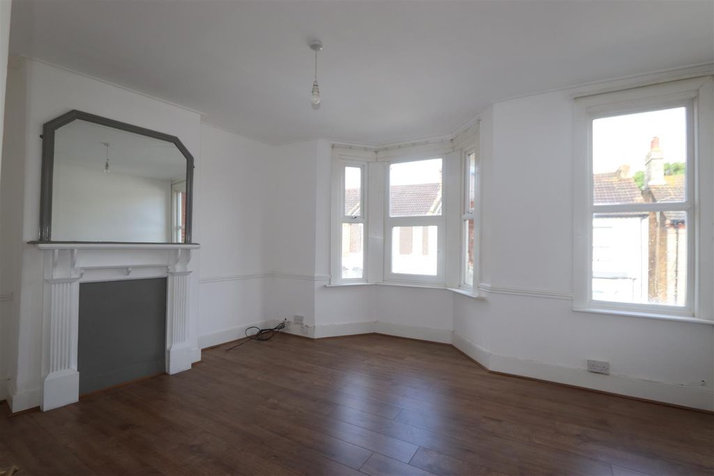 Property photo 3 of 8 Img_2315.Jpg