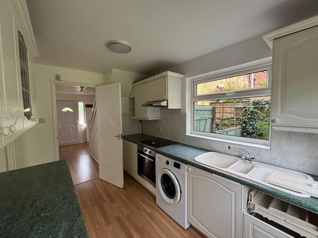 Property photo 3 of 14 Kitchen