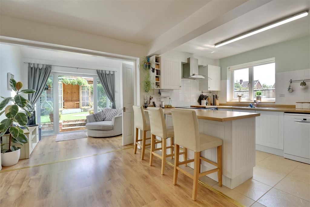 Property photo 2 of 22 Kitchen Diner