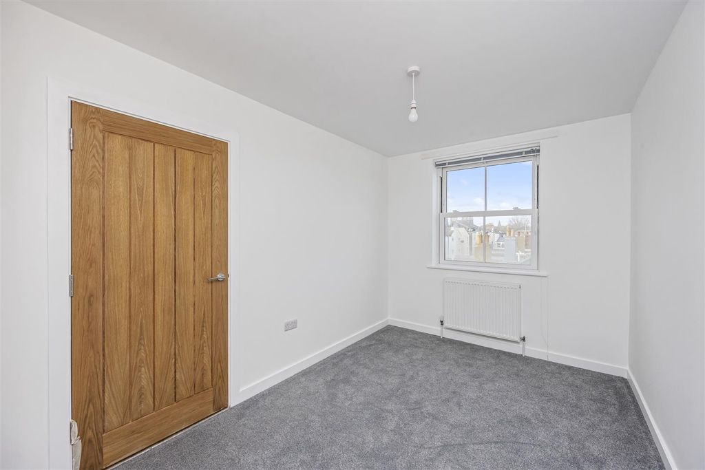 Additional image 12 of 2 bed flat to rentMontague Street, Worthing BN11