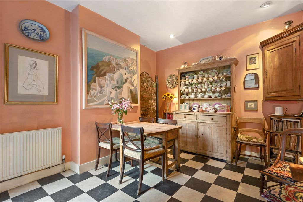 Property photo 3 of 14 Kitchen