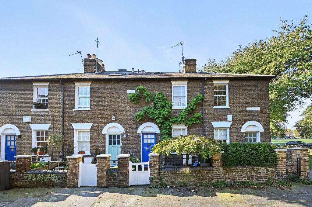 Property photo 1 of 14 Fbl - Castle Place - Exterior1 (1).Jpg