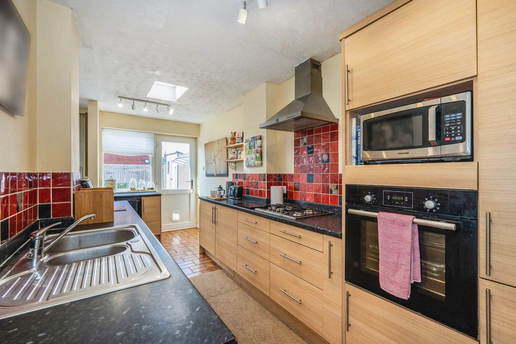 Property photo 3 of 17