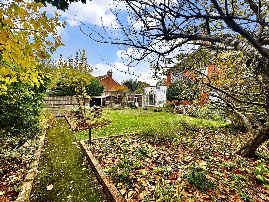 Property photo 2 of 17 Picture No. 24