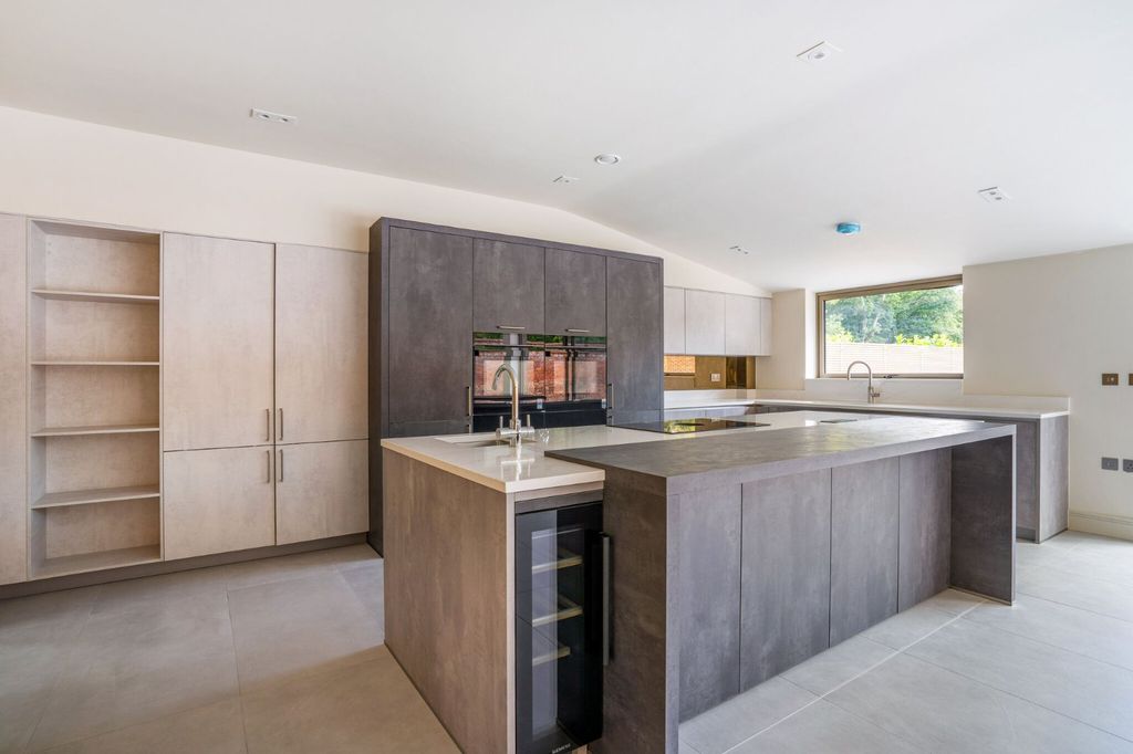 Property photo 1 of 16 Picture No. 28