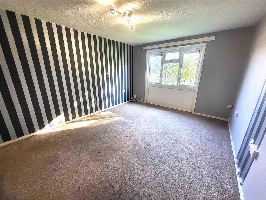 Property photo 2 of 6 Sitting Room.Jpg