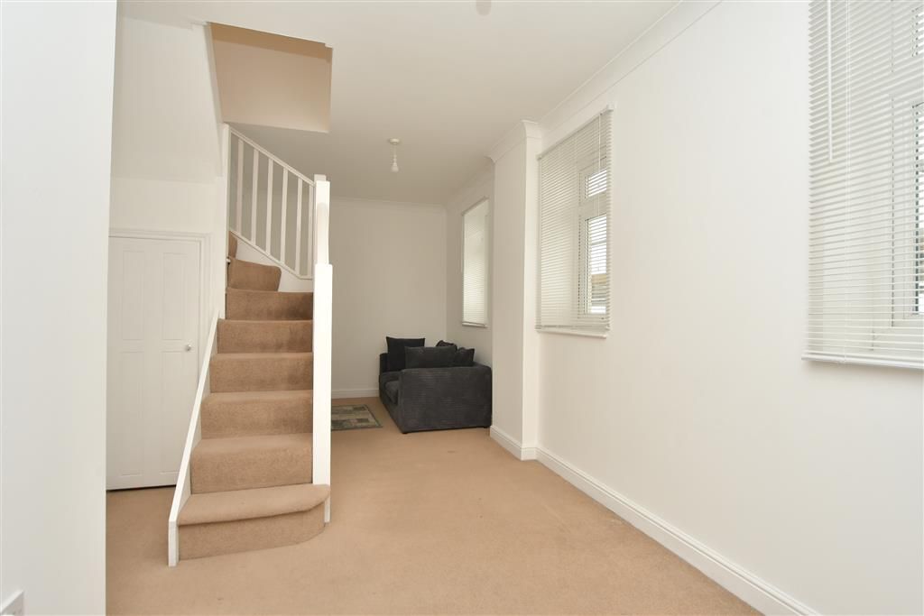 Property photo 3 of 6 Lounge/ Dining Area