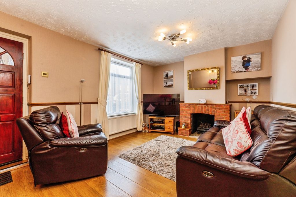Property photo 2 of 11 Photo