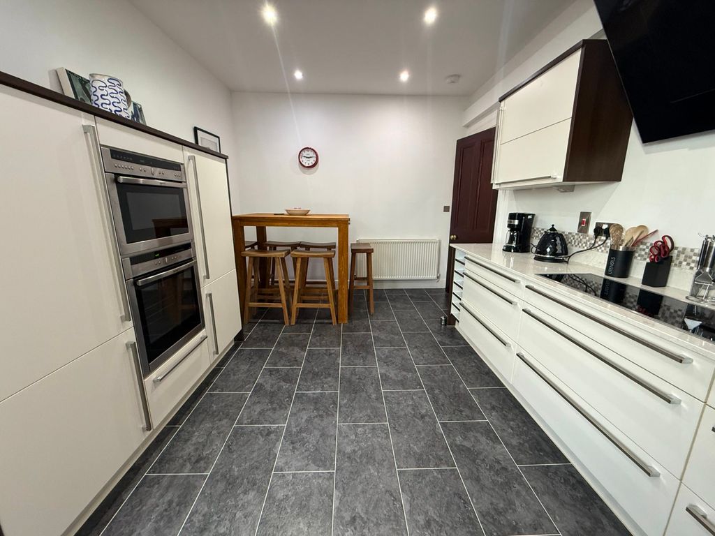 Property photo 2 of 13 Photo 2