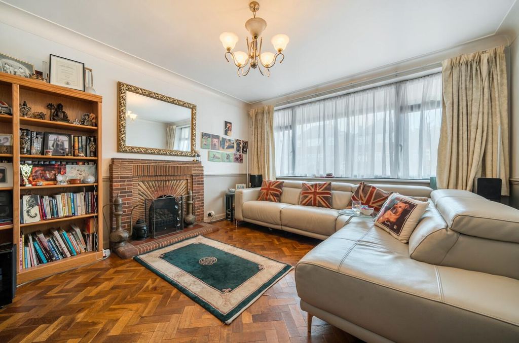 Property photo 3 of 17 Davidson Frost-Wellings, Dfw, Dalkeith Grove, Livi