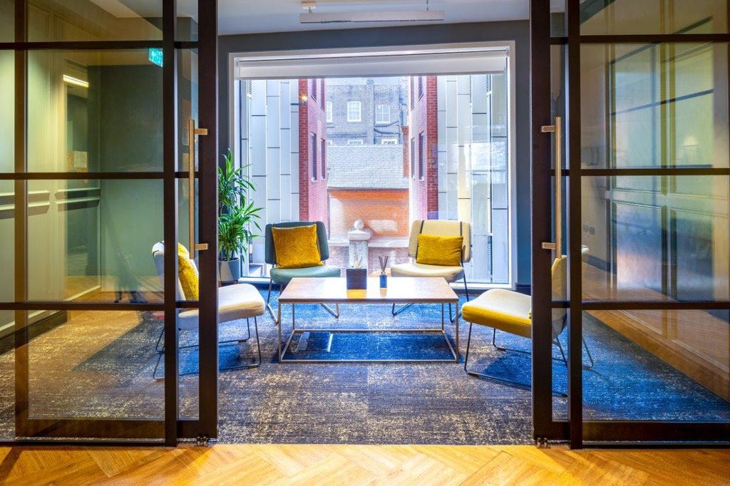 Property photo 2 of 5 Landmark_Chancerylane128Edit.Jpg