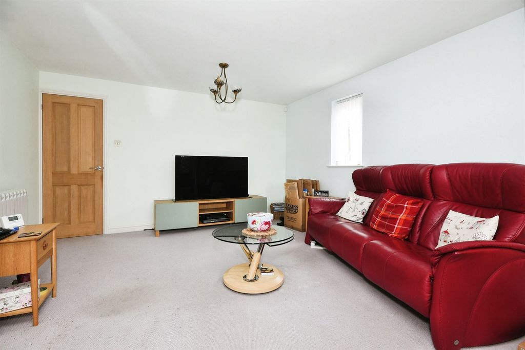 Property photo 3 of 14