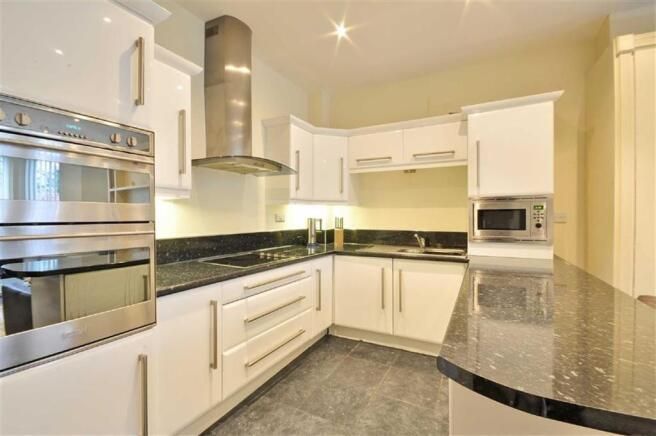 Property photo 3 of 11