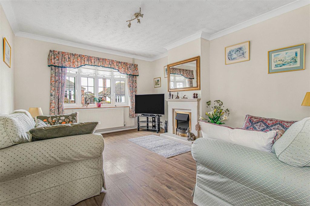 Property photo 3 of 16 8_73244-1.Jpg