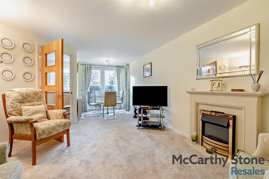 Property photo 3 of 26 8673745-Interior12-800.Jpg