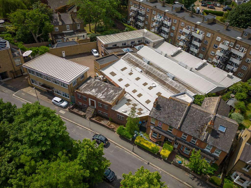 Property photo 1 of 5