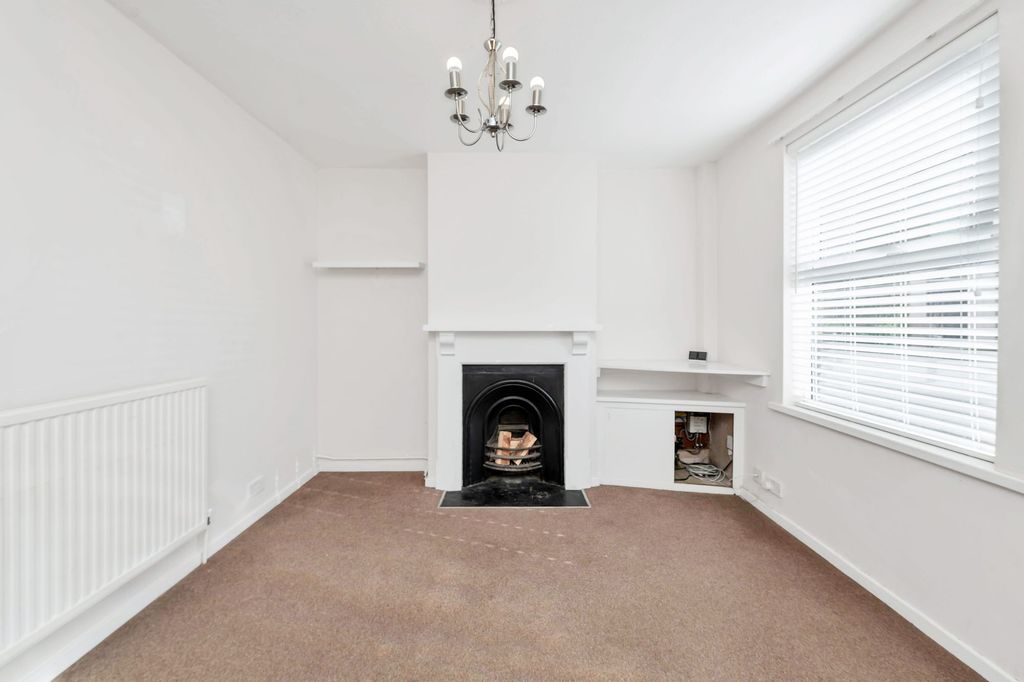 Property photo 3 of 19