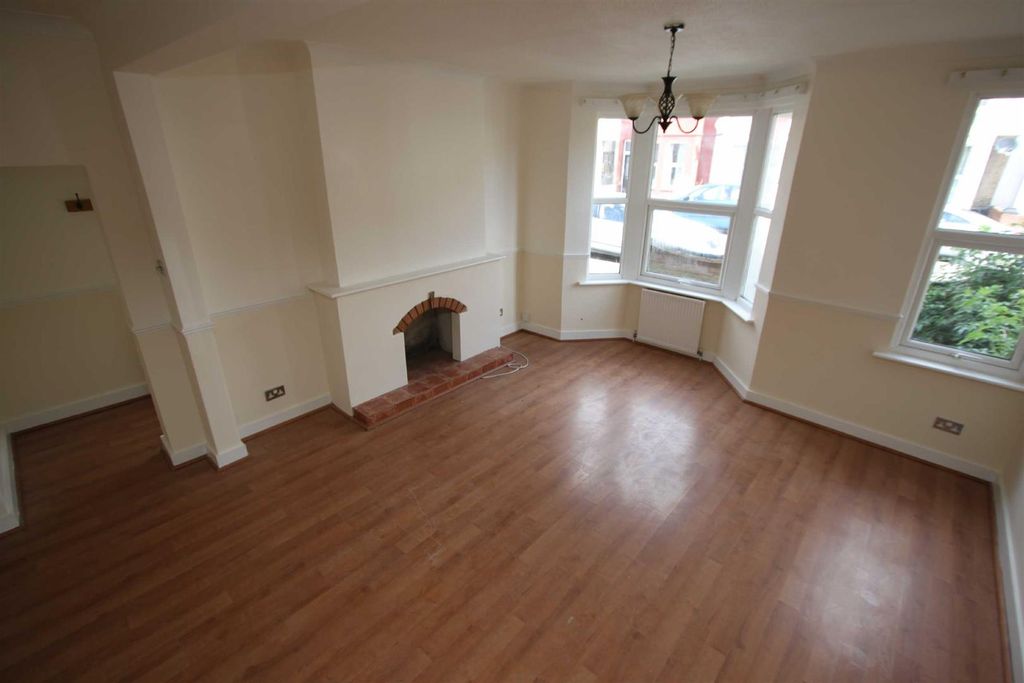 Property photo 3 of 5