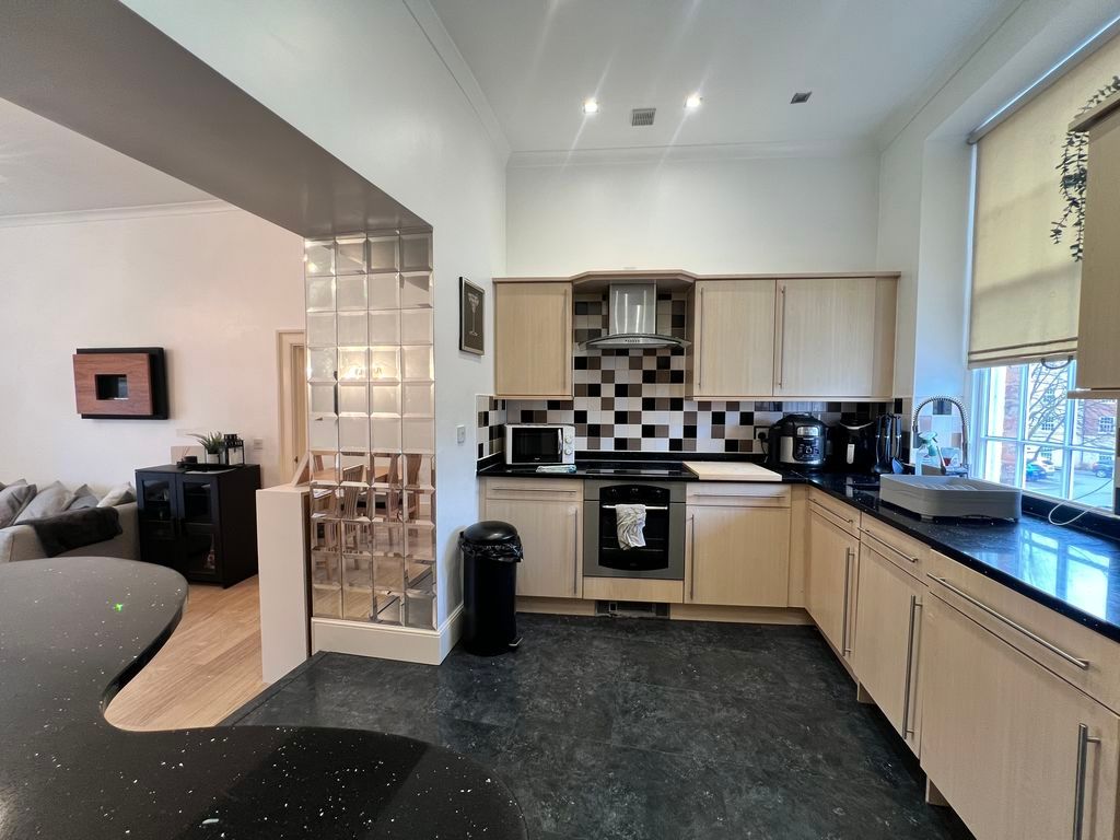 Property photo 3 of 11 Photo 11