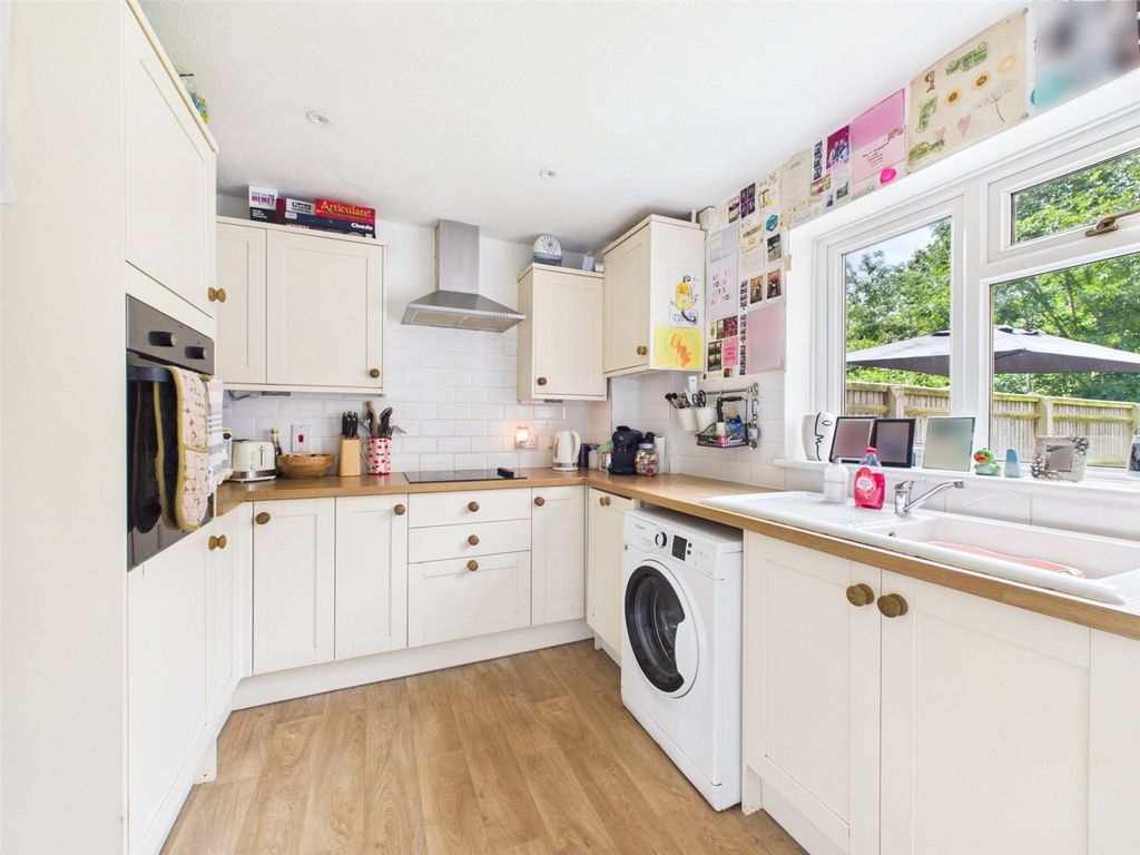 Property photo 2 of 12 Picture No. 18