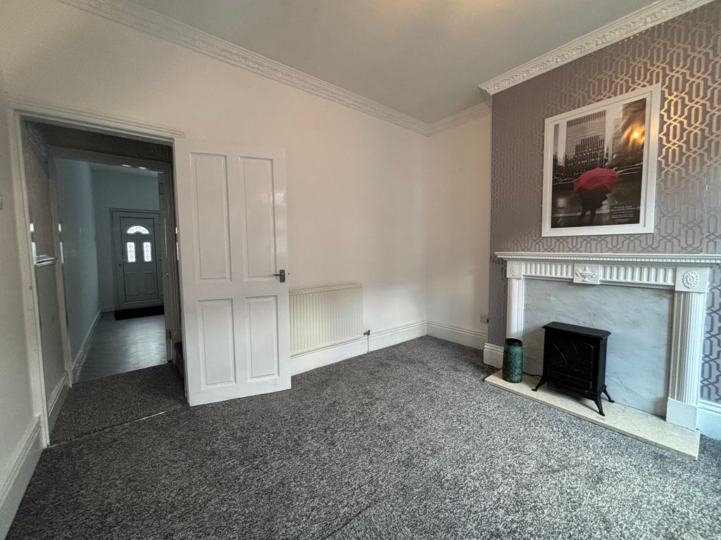 Property photo 2 of 14 Fitre Place 