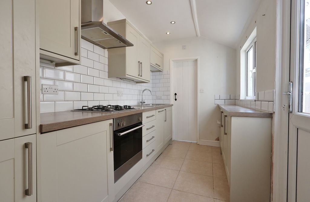 Property photo 2 of 38