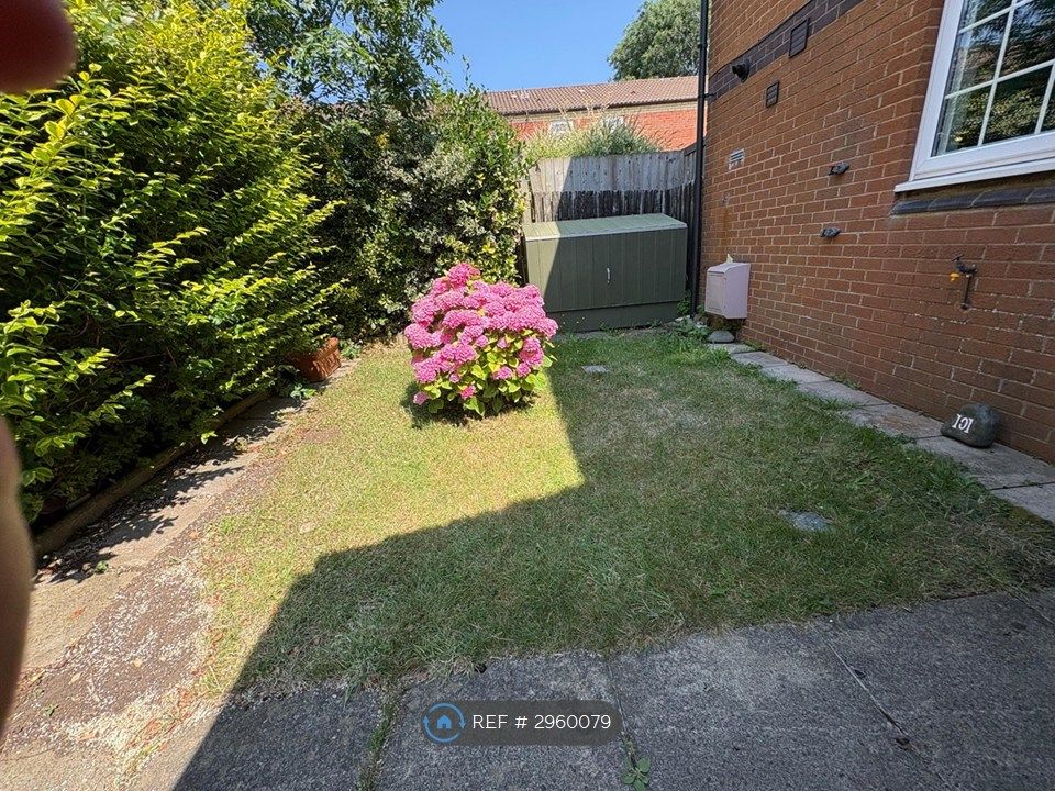 Property photo 2 of 28