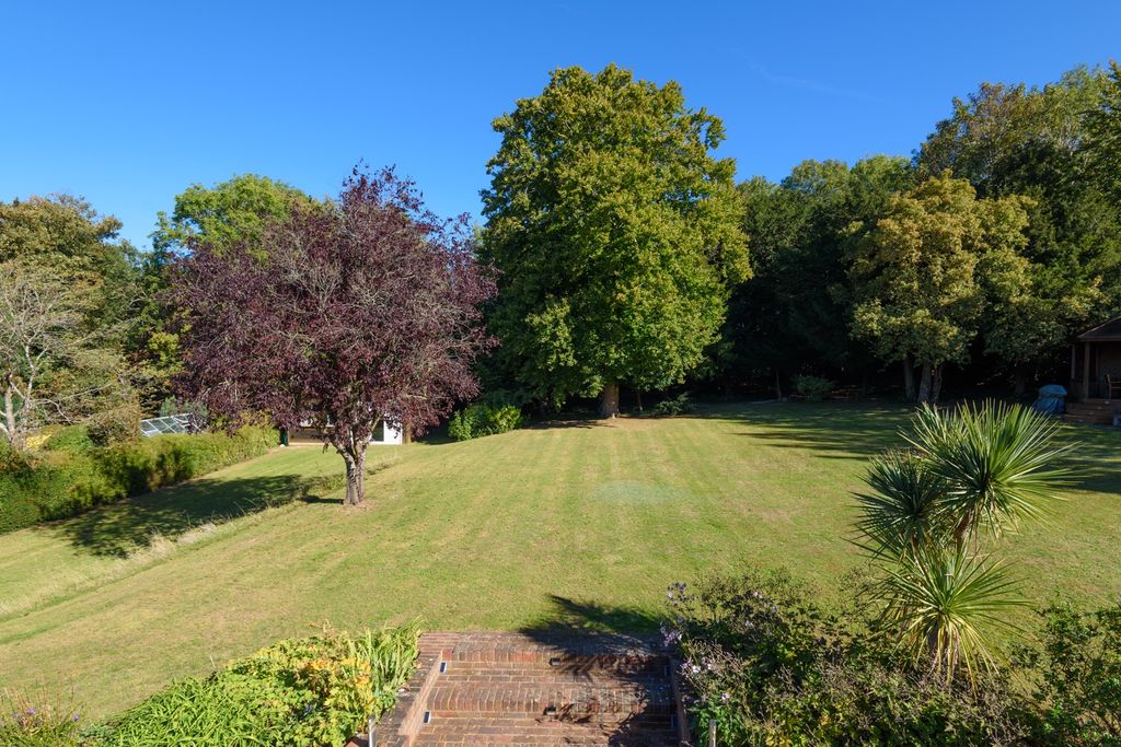 Property photo 3 of 39 4526258