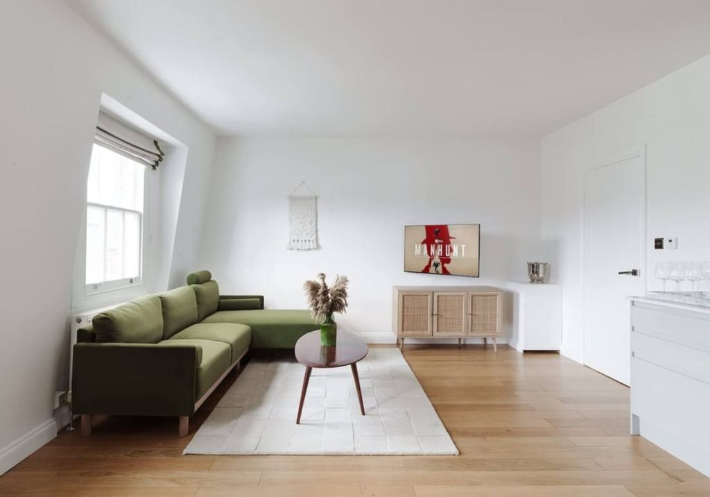 Property photo 1 of 12 Living Room