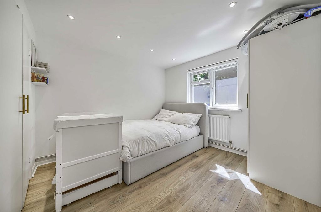 Property photo 3 of 5