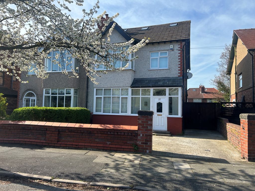 Property photo 2 of 21