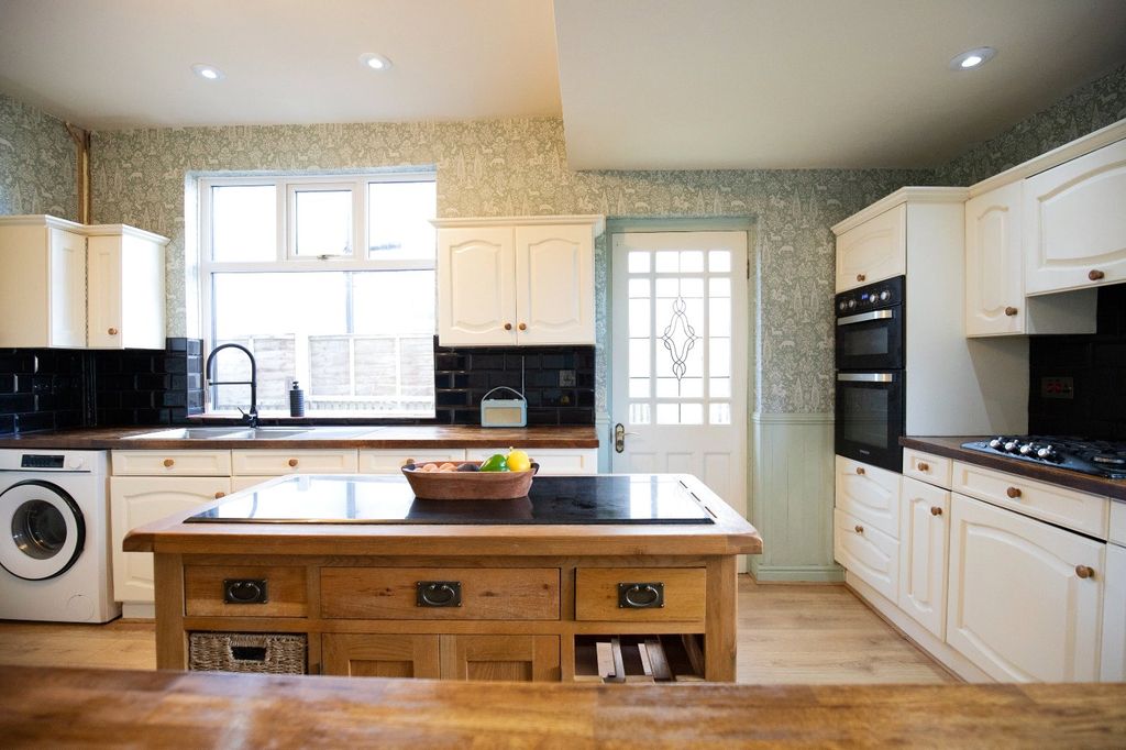 Property photo 2 of 13 Kitchen