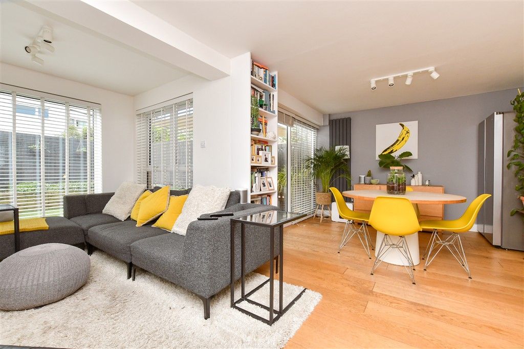 Property photo 3 of 14 Lounge/Diner