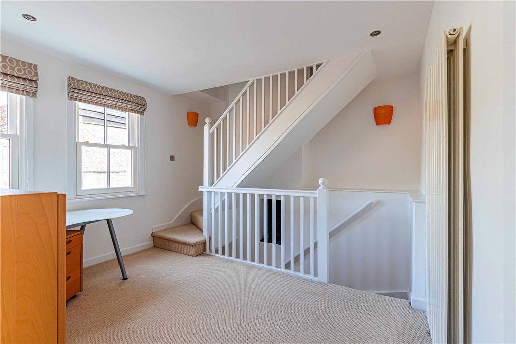 Additional image 7 of 4 bed terraced house to rentThe Old Bakery, Grange Road, Letchmore Heath WD25