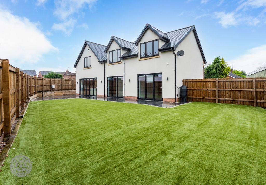 Property photo 1 of 44 Picture No. 33