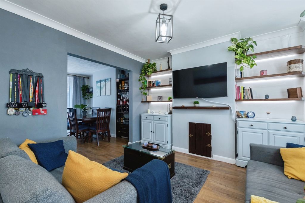 Property photo 3 of 19