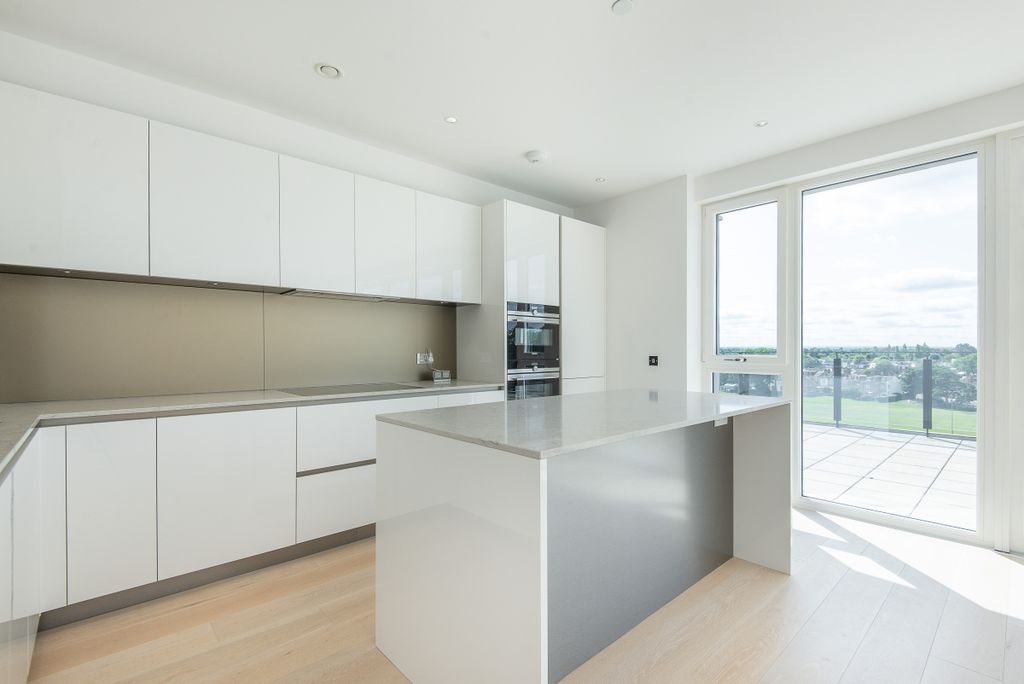 Property photo 2 of 11 45-Haymarket-Hous...