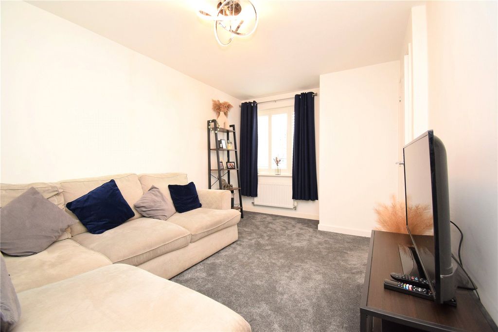 Property photo 3 of 11 Picture No. 08