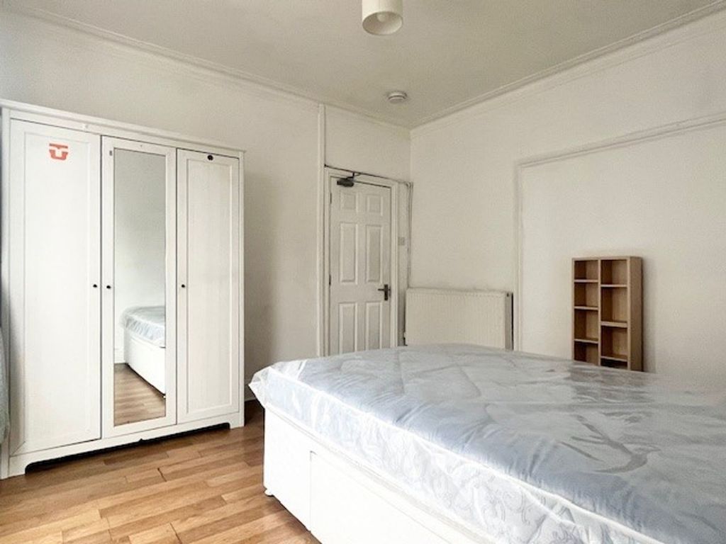 Property photo 1 of 4 Photo 5