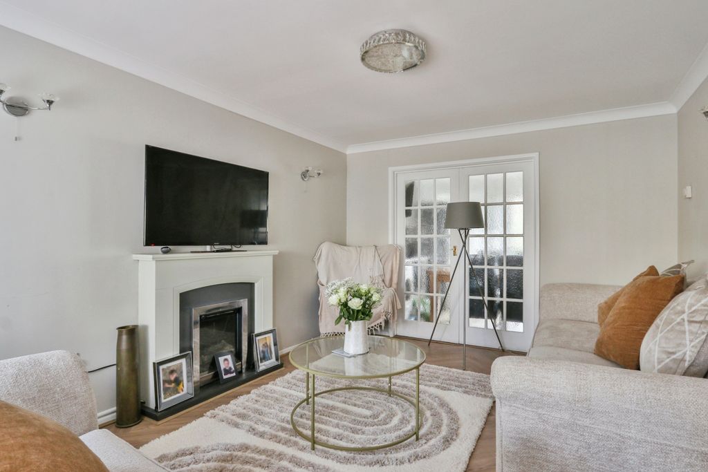 Property photo 3 of 16 Reception Room